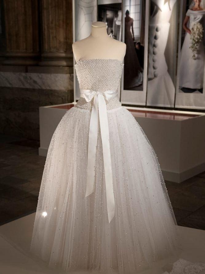 Klänningen som prinsessan Madeleine bar under bröllopsfesten. Foto: Jessica Gow / TT
