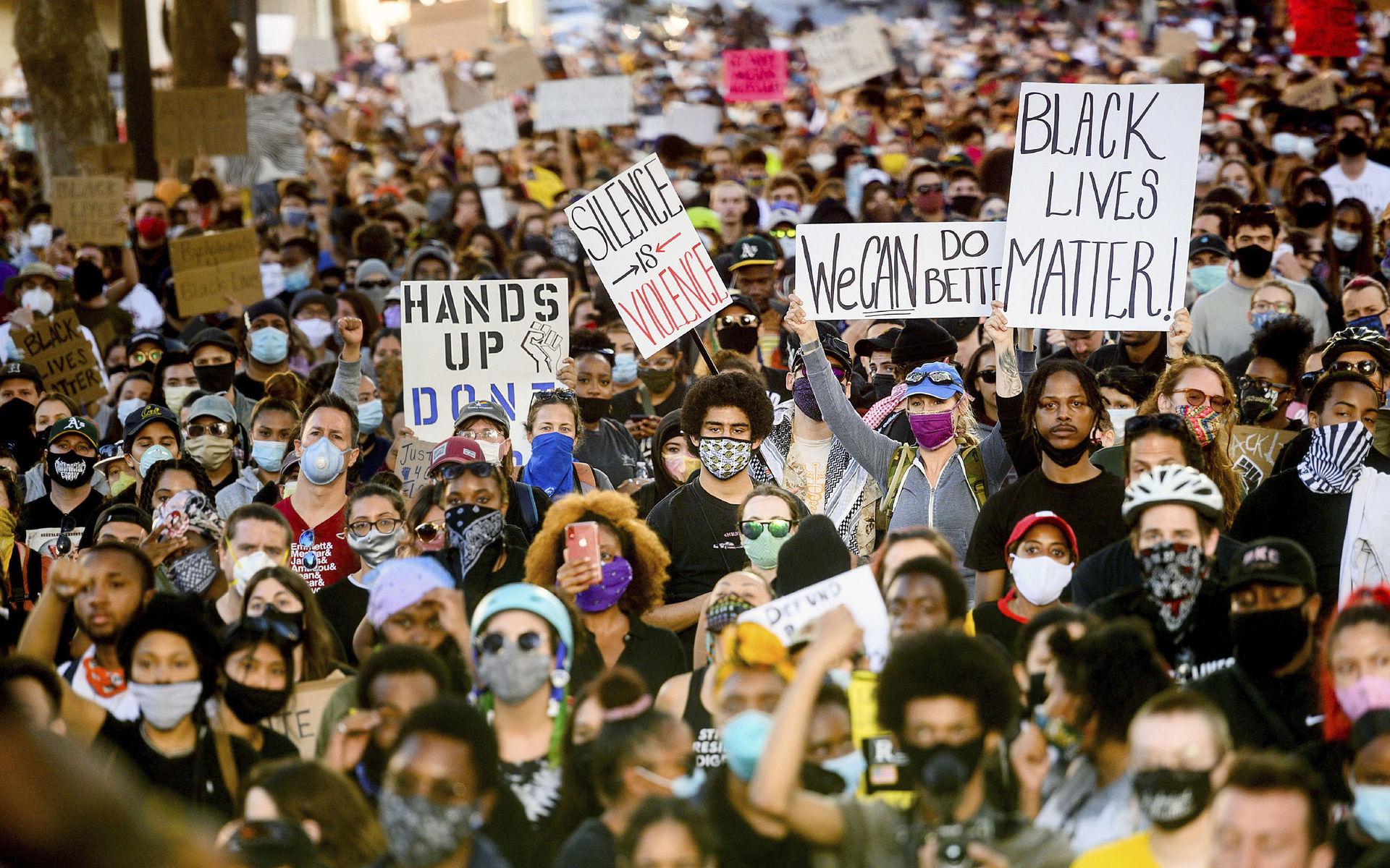Sedan dess har protesterna mot polisvåldet spridit sin från staden till hela USA. 
