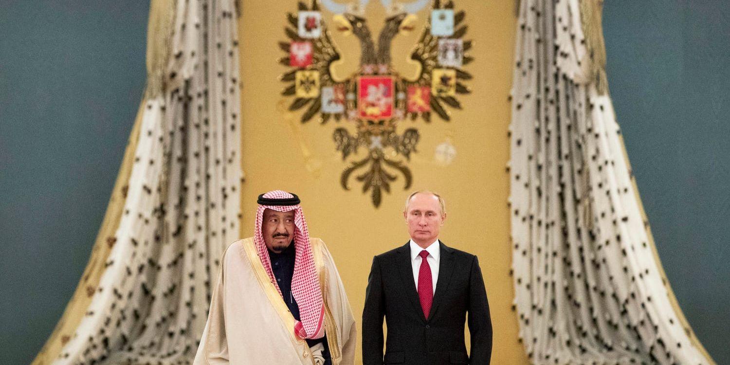 Medan Saudiarabiens kung Salman besöker Rysslands president Vladimir Putin har ett attentat genomförts mot hans palats i Jidda.