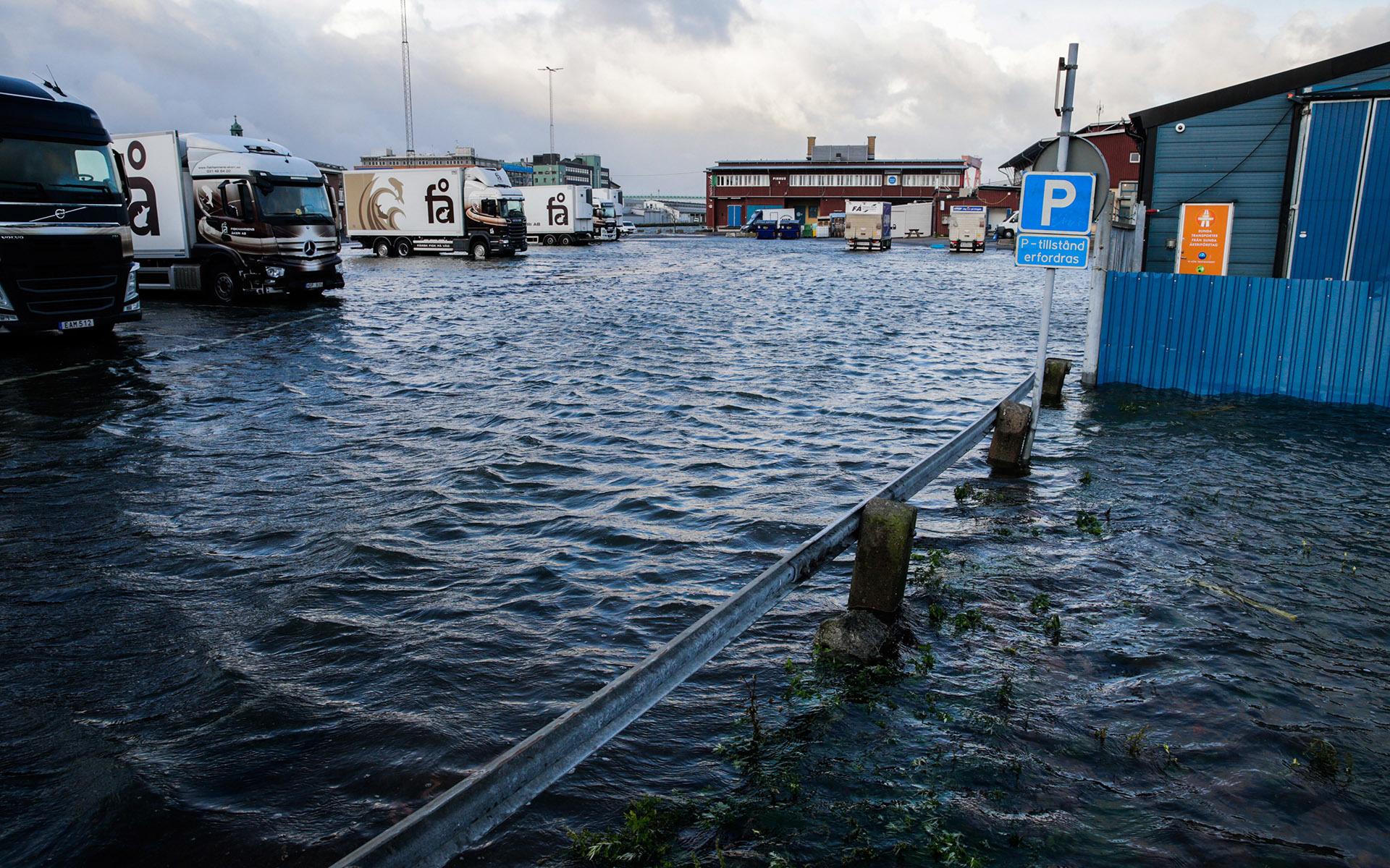 Översvämning i fiskhamnen i Göteborg.