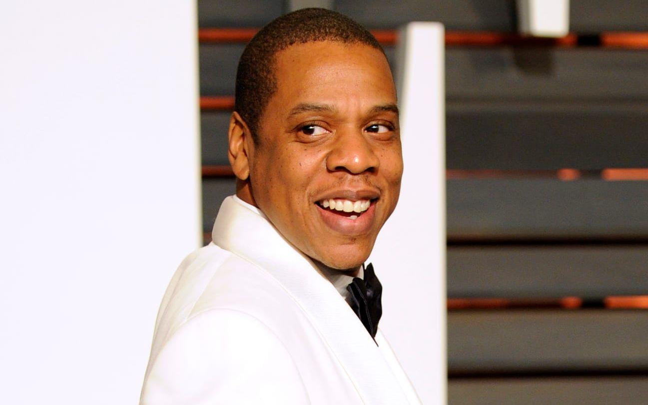 Rapparen Jay-Z var vid 25 års ålder redan aktiv inom hiphopen och hade hunnit släppa sitt första album, men var fortfarande ganska anonym. Tillsammans med två vänner startade han skivbolaget Roc-A-Fella Records, som nu ägs av ett av världens största skivbolag Universal.