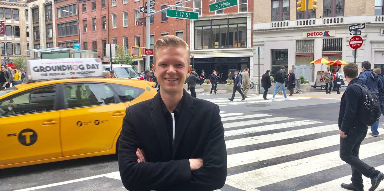 "Det är högt tempo på jobbet, men jag är lyckligt lottad som trivs så bra", säger Sebastian Brännén, som fått chansen att jobba på en attraktiv innovationsbyrå i New York.
 