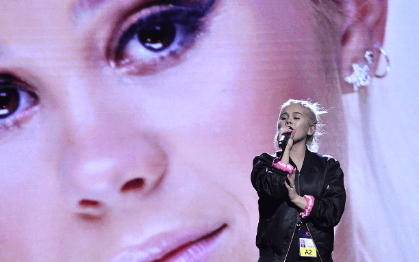 Om hon vinner Melodifestivalen, måste hon ändra i sin låttext. Bild: TT