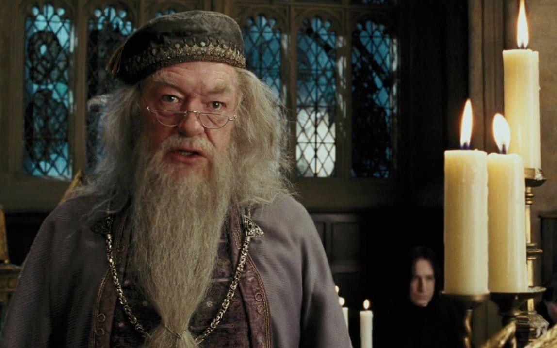 <strong>DUMBLEDORE TILLBAKA</strong> Fansen hoppades att Hogwarts rektor skulle dyka upp och JK Rowlings har bekräftat att så blir fallet. Tyvärr kommer det dröja till de planerade uppföljarna.