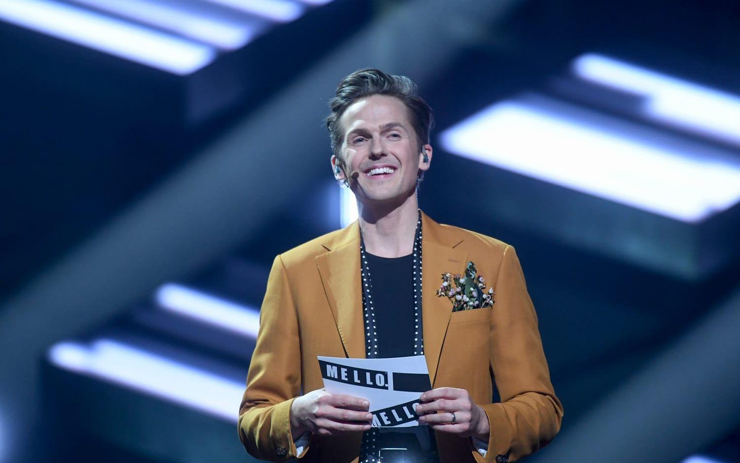 Programledaren David Lindgren under lördagens första deltävling i Melodifestivalen 2018 i Löfbergs Arena.