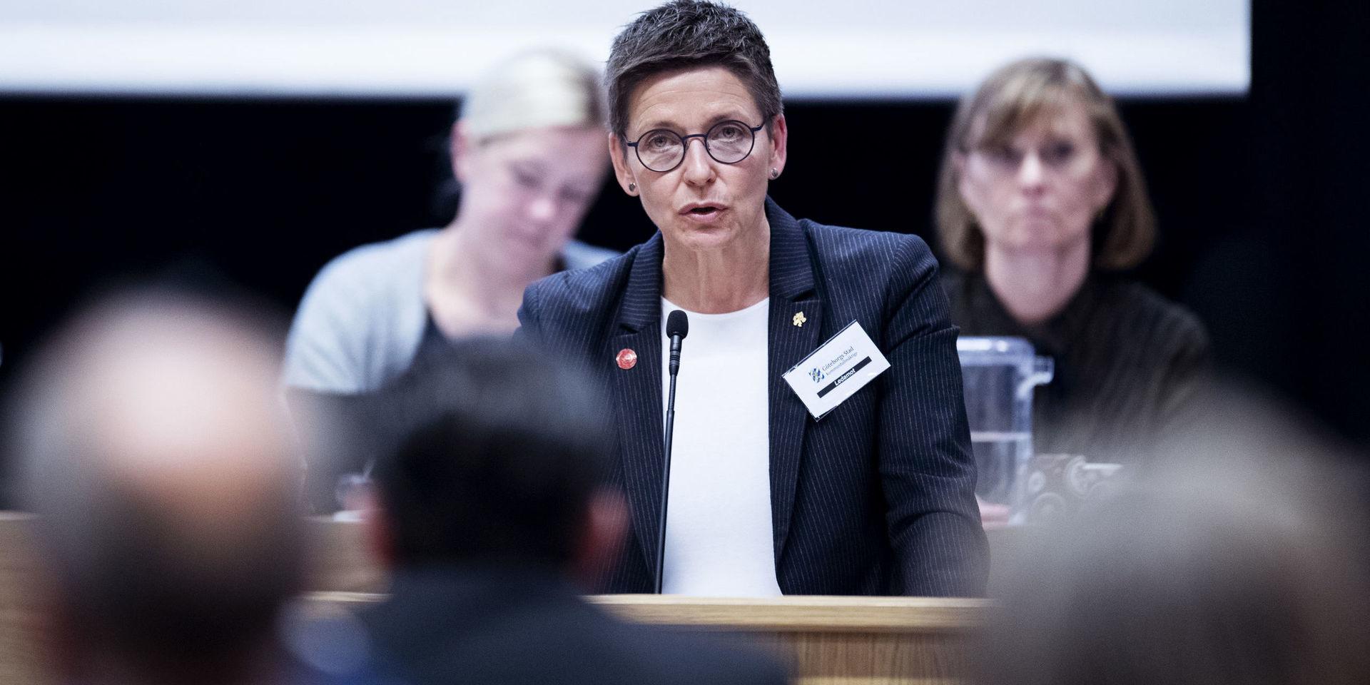 Ann-Sofie Hermansson (S) under en debatt i kommunfullmäktige.