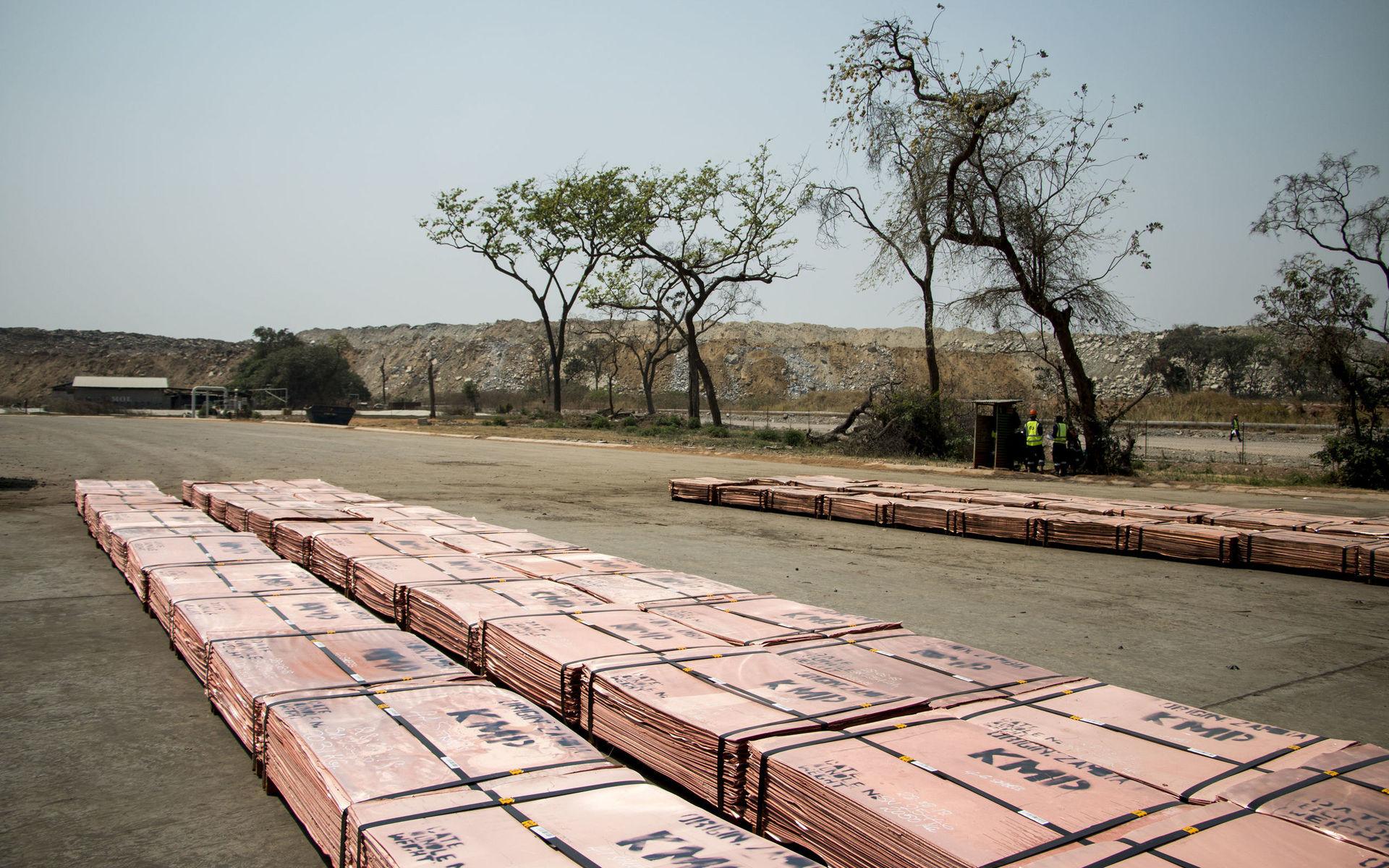 Färdiga packar med koppar från kansanshigruvan väntar på att packas på lastbilar och skickas iväg. Verksamheten i Zambia utgör 84 procent av First Quantum Minerals vinst.