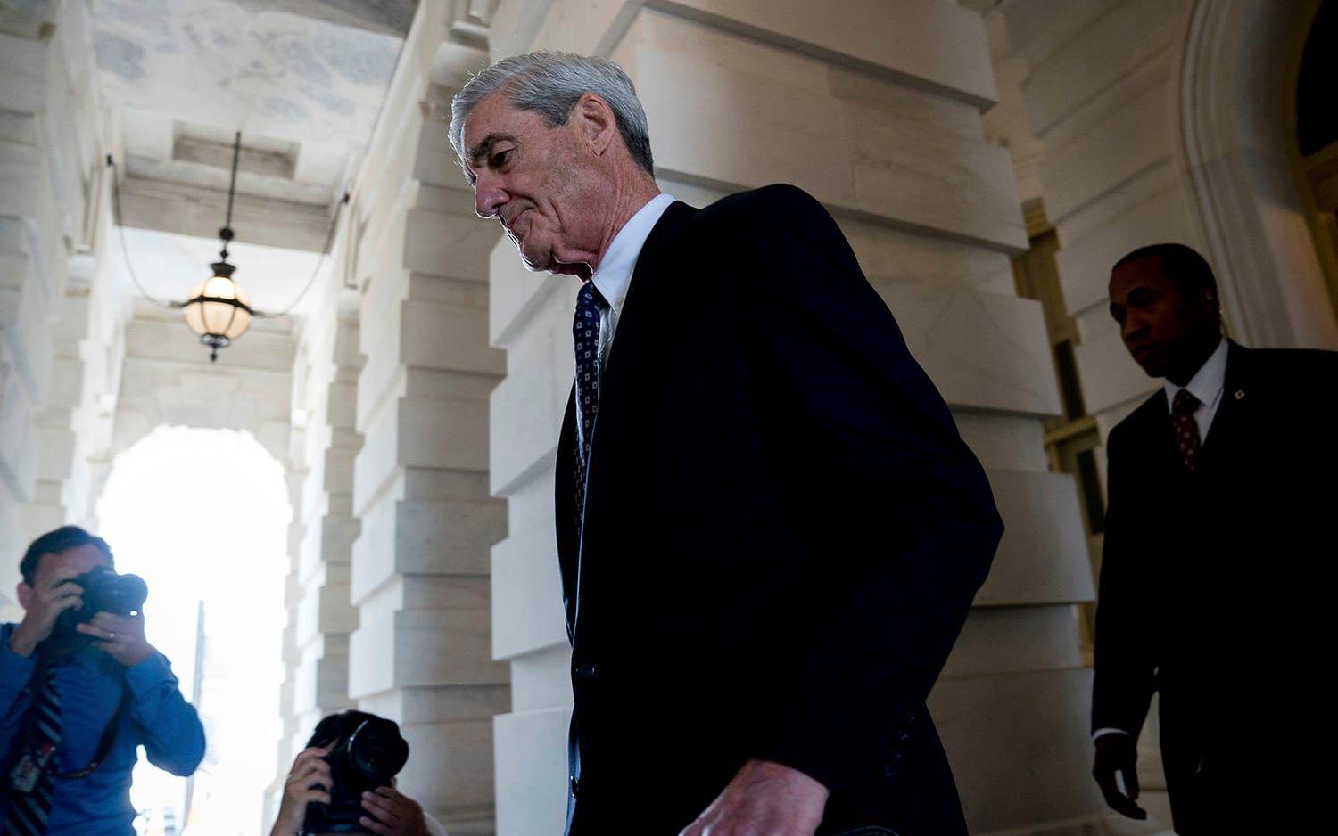 Den före detta FBI-chefen Robert Mueller leder utredningen kring Rysslands-härvan. FOTO: AP
