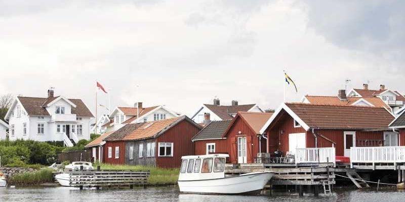 Gåsö ligger vid Gullmarn en halv mil sydväst om Lysekil och utanför Skaftölandet.