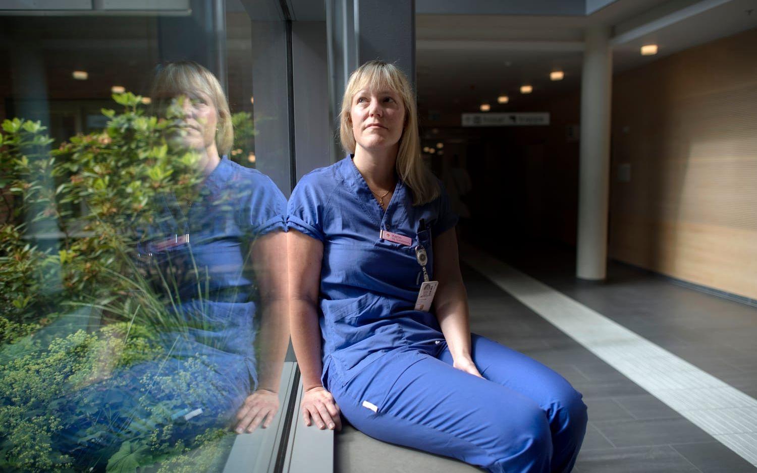 Karin Schelin har jobbat fyra år som sjuksköterska och är nu en av de mest erfarna på strokenheten. "Det är ett fantastisk jobb, men nu känns det jättetråkigt", säger hon.