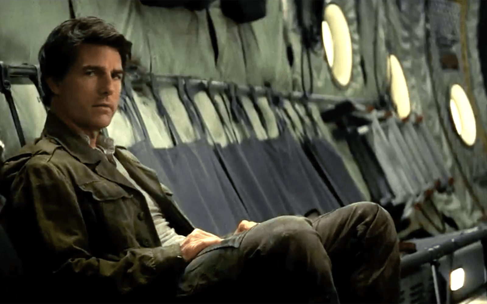 <strong>MUMIEN</strong> (9 juni): Nystart för mumien och samtidigt den första delen i en planerad filmserie om film- och bokvärldens mest älskade monster. Tänk dig superhjältefilmer fast med monstertema. Här spelar Tom Cruise en militär som ska stoppa en mumieprinsessa från att utkräva sina tusenåriga hämnd.