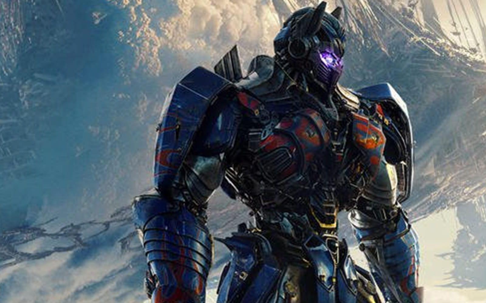 <strong>TRANSFORMERS 5</strong> (24 juni): Människorna och Transformers befinner sig i krig och och Optimus Prime försöker hitta ett sätt att väcka hemplaneten Cybertron till liv. Svaret kan ligga i Transformers historia på jorden. Inspirerad av sagan om kung Arthur.