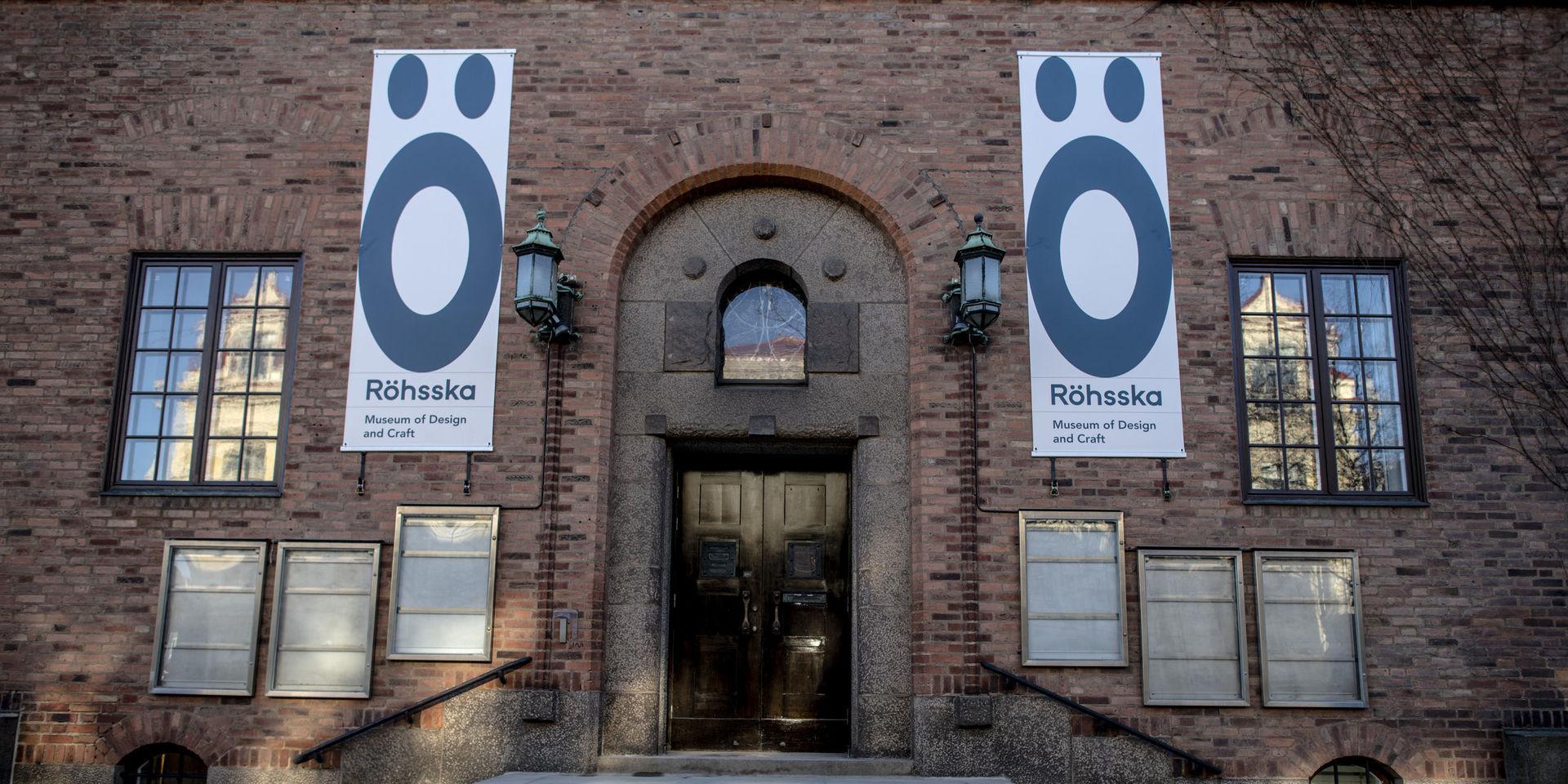 Efter två år har Röhsska museet öppnat igen, nu uppfräschat och med en ny basutställning.