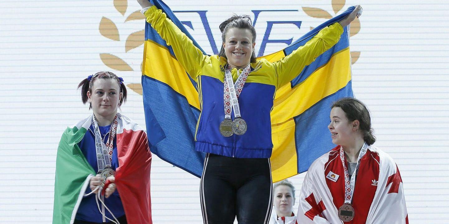 Svenska EM-guldmedaljören Patricia Strenius flankerad av tvåan Georgia Brodignon, Italien (till vänster) och trean Tatia Lortkipanidze, Georgien.