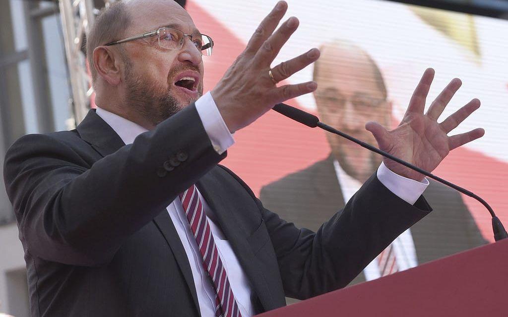 Socialdemokraternas ordförande och toppkandidat i valet Martin Schulz talar till åhörare i Aachen. Bild: TT