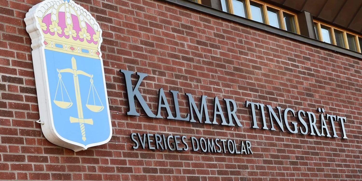 En man har häktats i Kalmar tingsrätt för mer än hundra våldtäkter mot barn och dessutom sex fall av koppleri. Arkivbild.