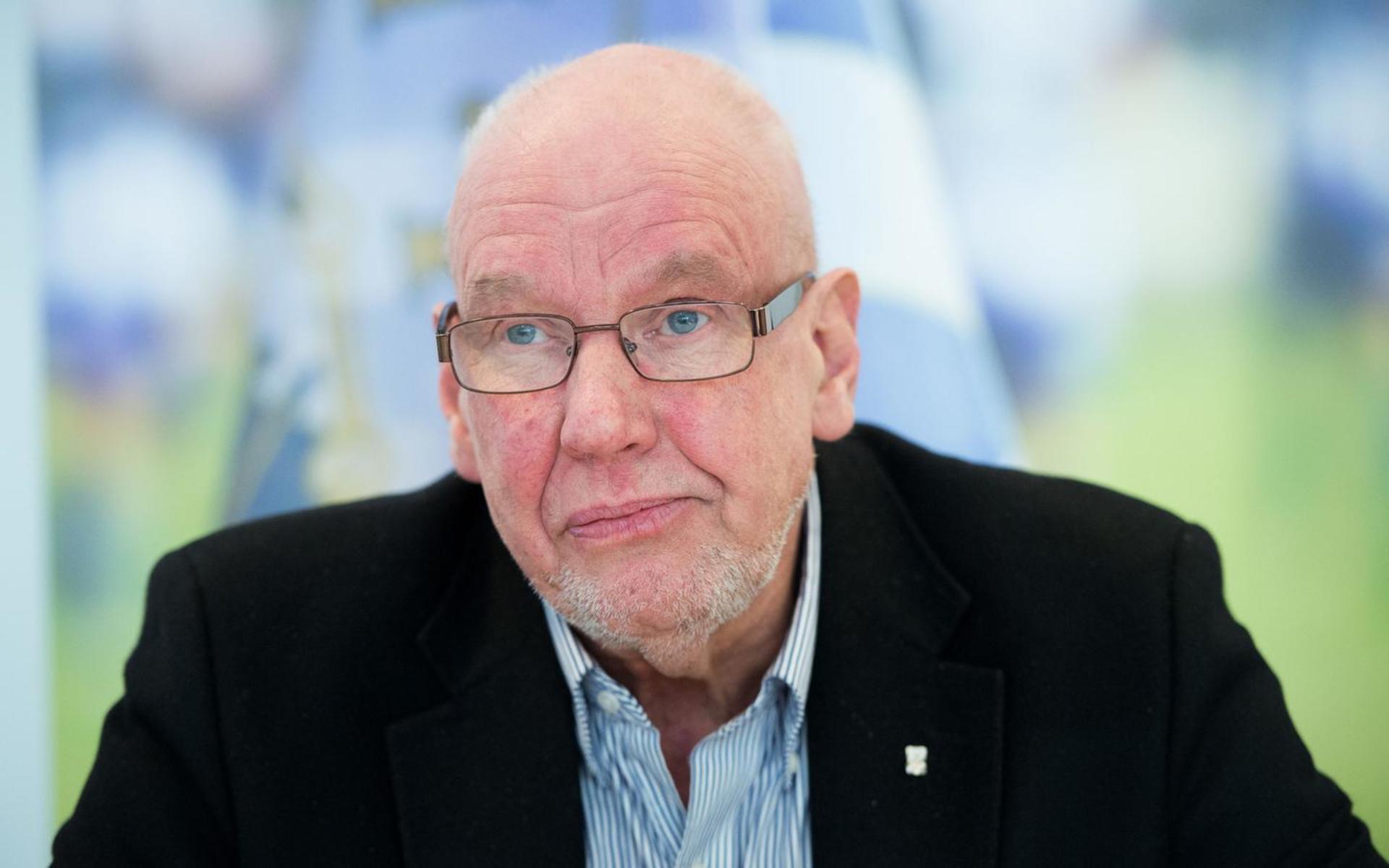 Gunnar Larsson ledde IFK Göteborg från 1982 till 2001 och blev sedan ordförande i Riksidrottsförbundet. 