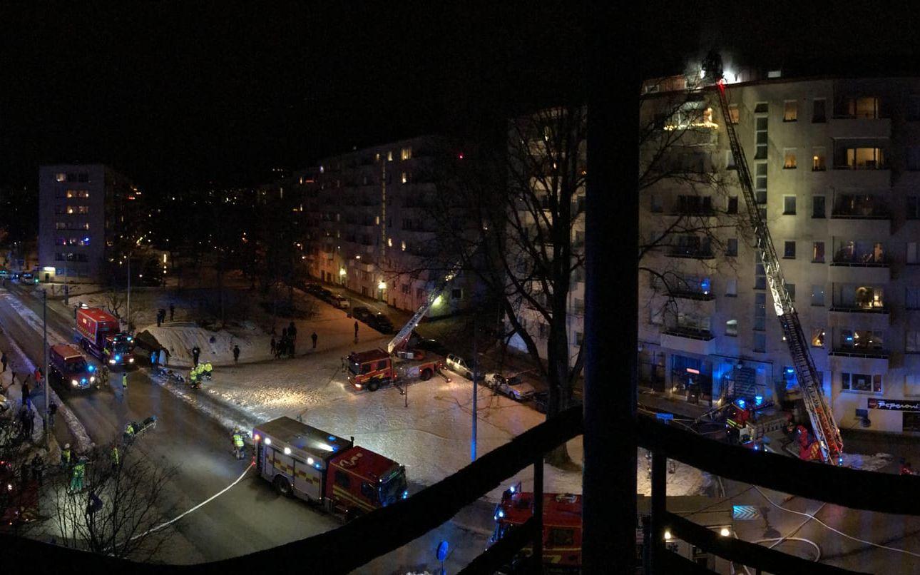 En brand härjade på lördagskvällen i ett flerfamiljshus i centrala Göteborg
