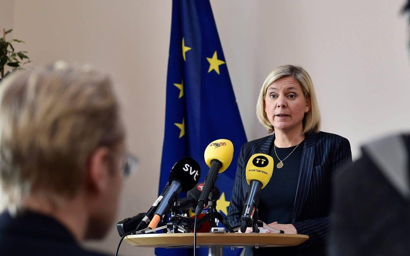 Finansminister Magdalena Andersson påpekar att hon redan innan avslöjandet bestämt sig för att tillsätta en ny ledning.