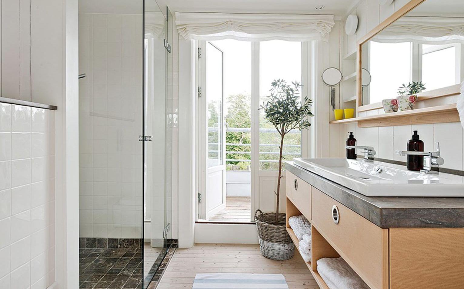 Ett annat av husets badrum. Foto: Fredrik Karlsson/SE360