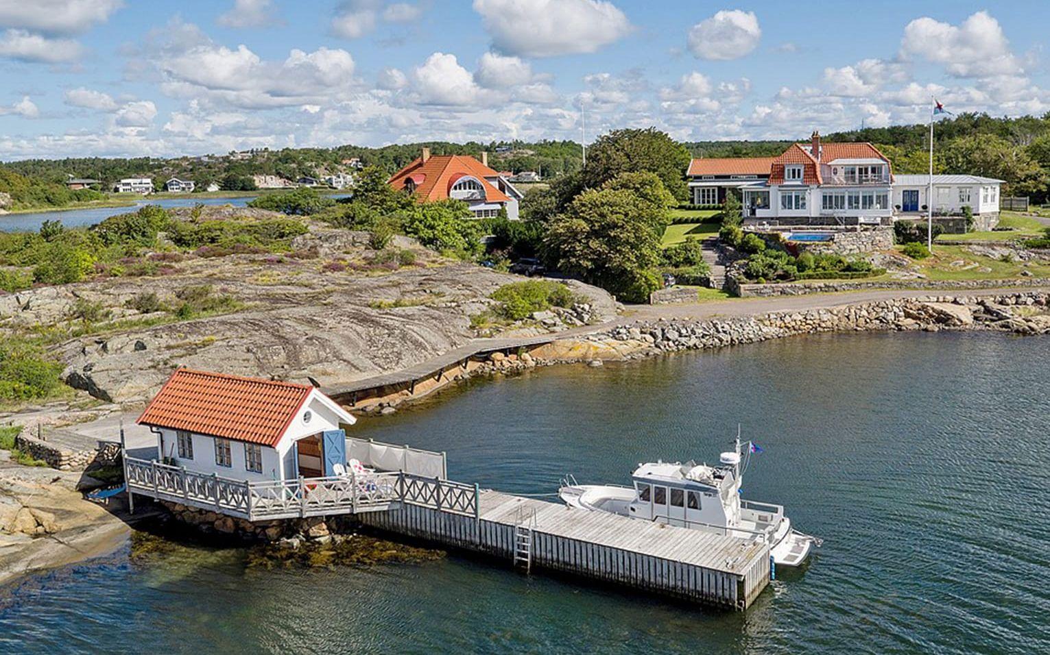 Den tillhörande båtbryggan är 17 meter lång. Foto: Fredrik Karlsson/SE360