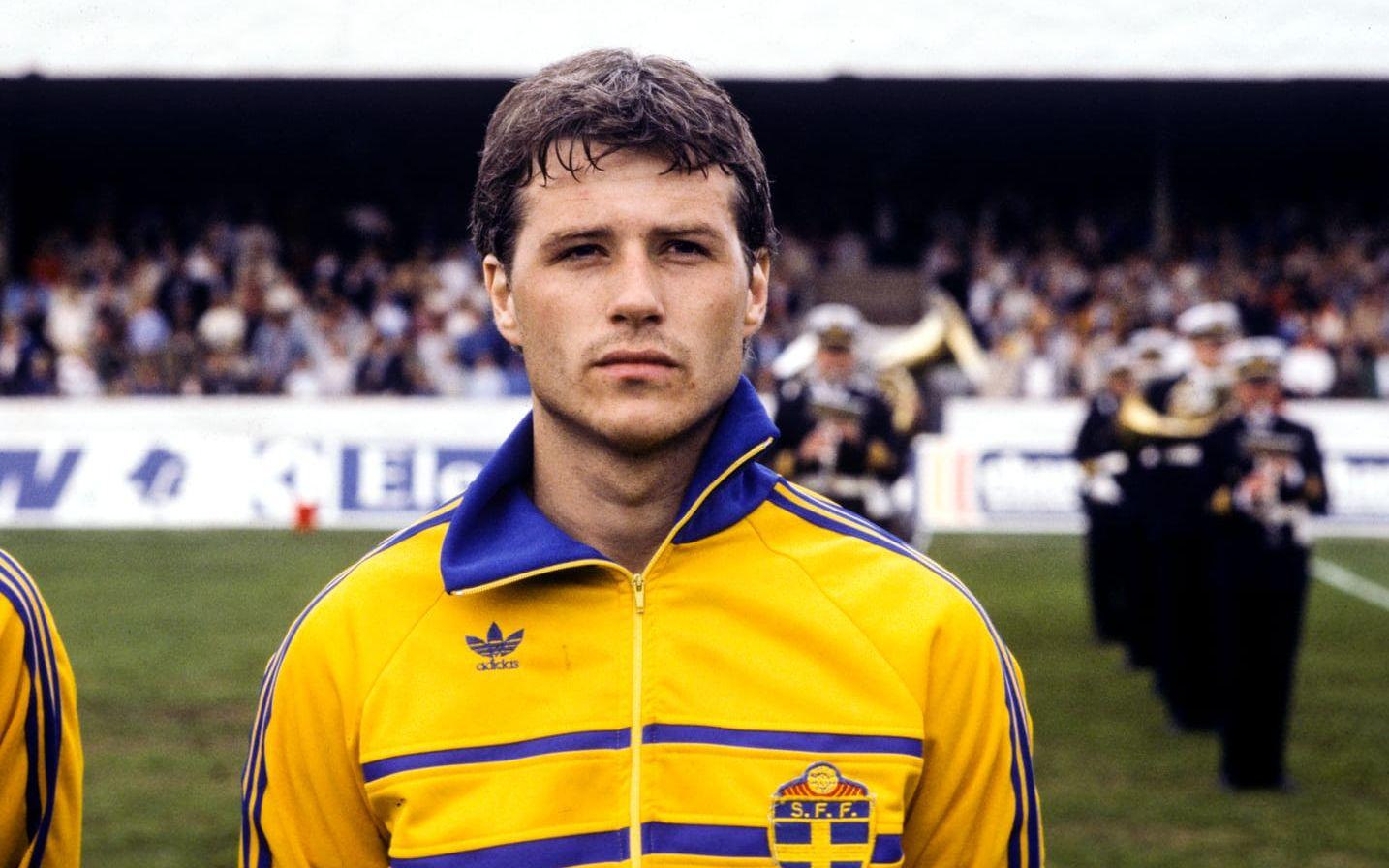 20. Hysén var en stöttespelare i landslaget under 1980-talet. På bilden är det några minuter kvar till VM-kvalmatchen mot Malta 1984, en match som spelades i Norrköping. Foto: TT