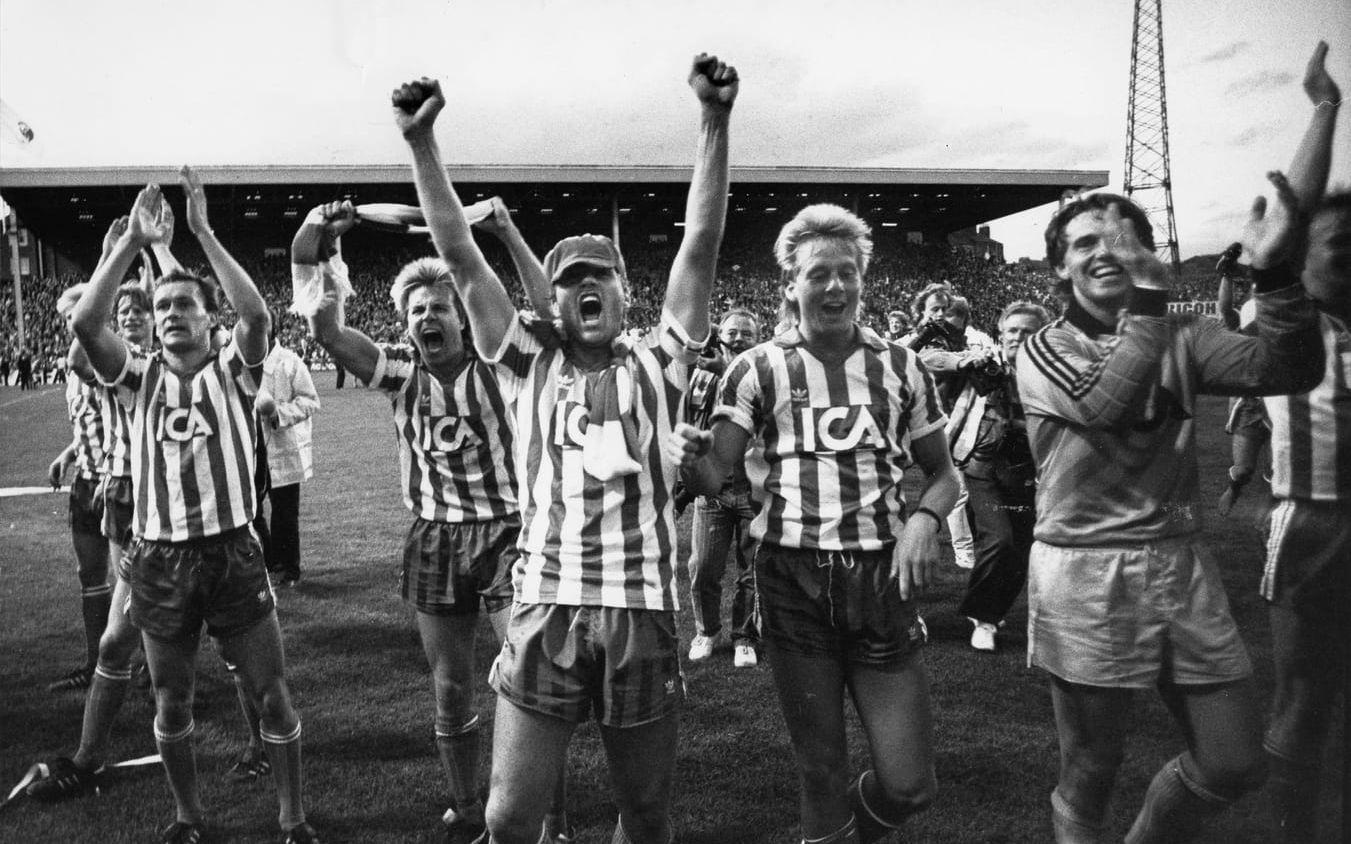 22. Glada miner efter att IFK Göteborg vunnit Uefa-cupen 1987. Hysén, Roland Nilsson och Tomas Wernersson var några av hjältarna. Foto: TT