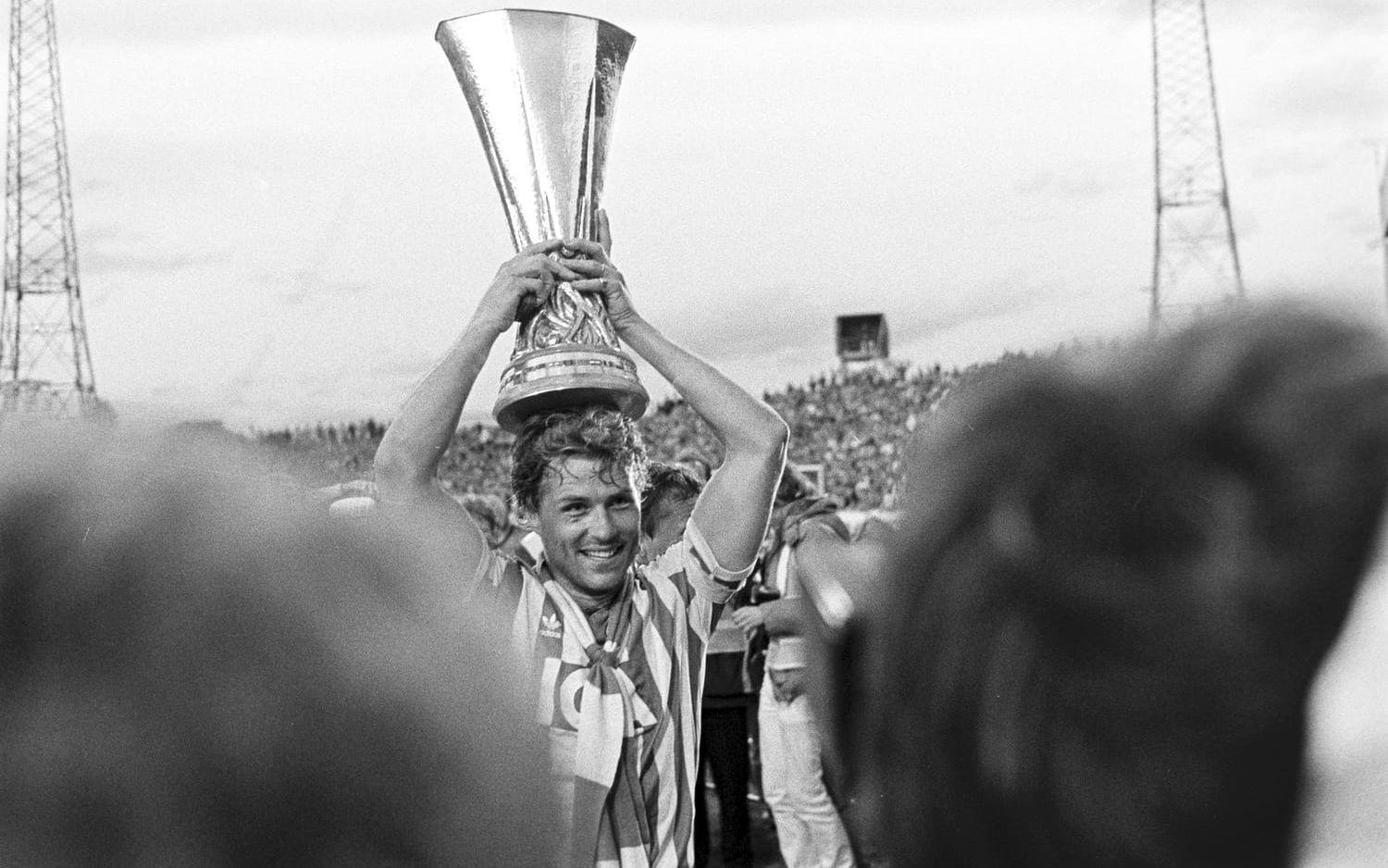 23. Med Uefapokalen 1987. Foto: Bildbyrån