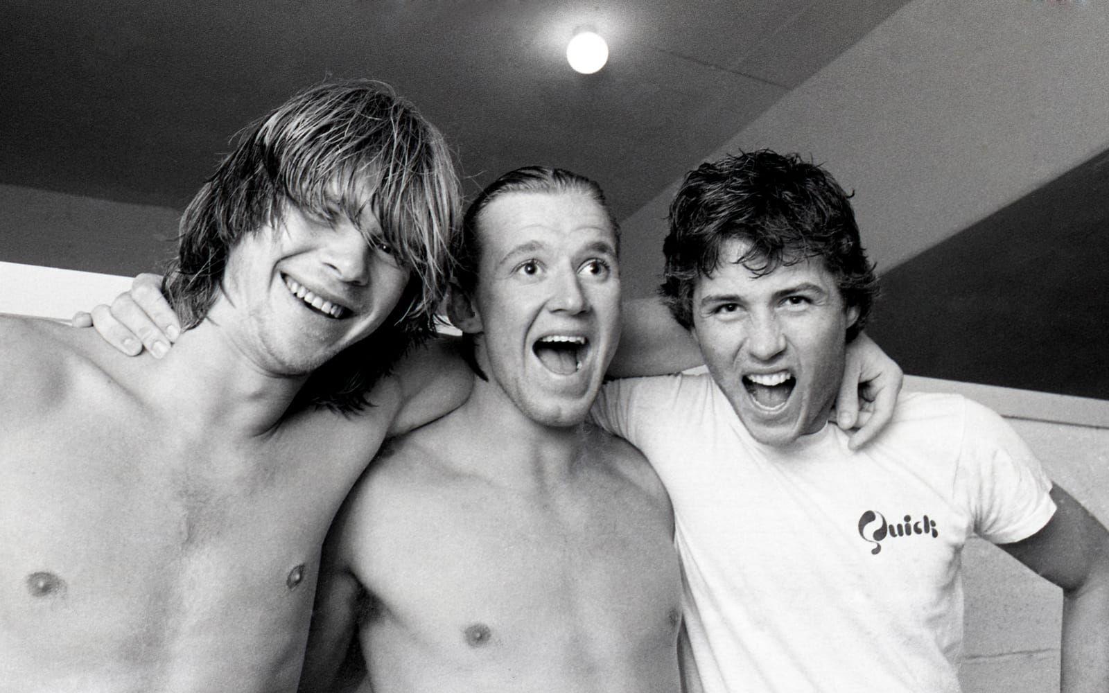 5. Här firar Hysén en seger i EM-kvalet 1982, tillsammans med Glenn Strömberg och Dan Corneliusson. Foto: Bildbyrån