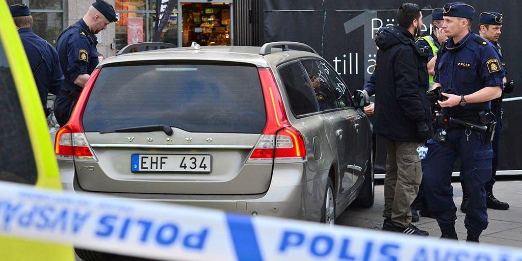 Händelsen med en polisbil som kör på oskyddade ungdomar under valborg på Medborgarplatsen i Stockholm kan bli en slutpunkt för den stagnation av trafiksäkerhetsarbete som bedrivs inom polisen, skriver Jörgen Lundälv.