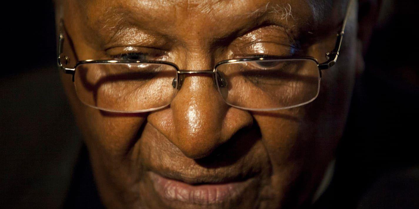 Desmond Tutu har valt att hoppa av Oxfam efter uppgifter om att hjälporganisationens medarbetare bland annat ska ha köpt sex av unga prostituerade efter jordskalvet 2010. Arkivbild.