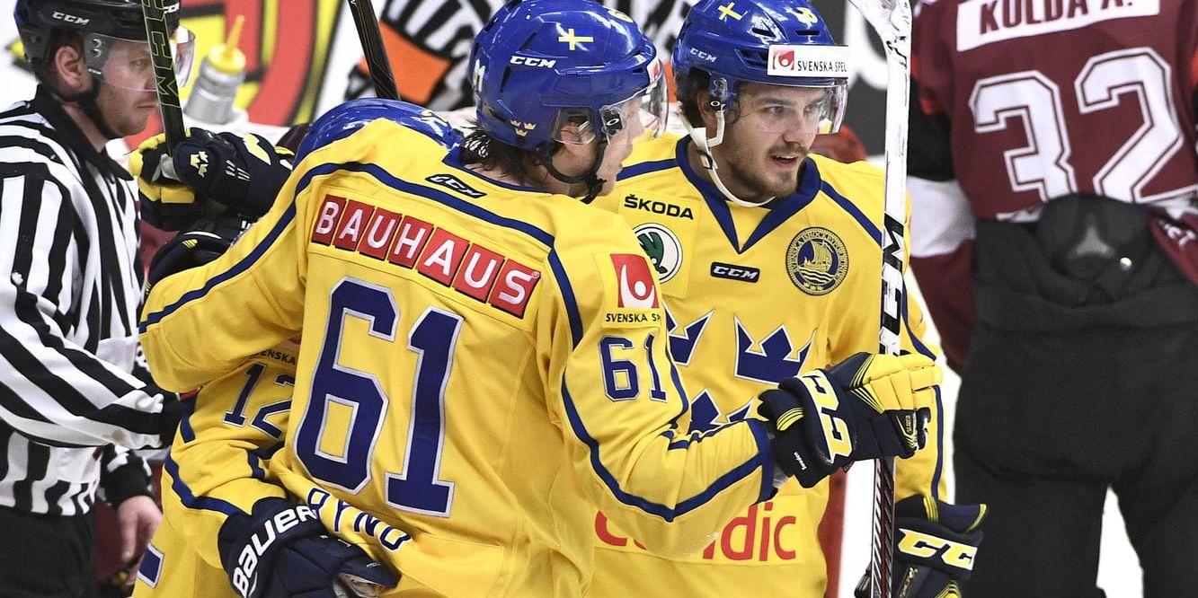 Dennis Everberg, till höger, fortsätter KHL-karriären i Neftetjimik Nizjnekamsk. Arkivbild.