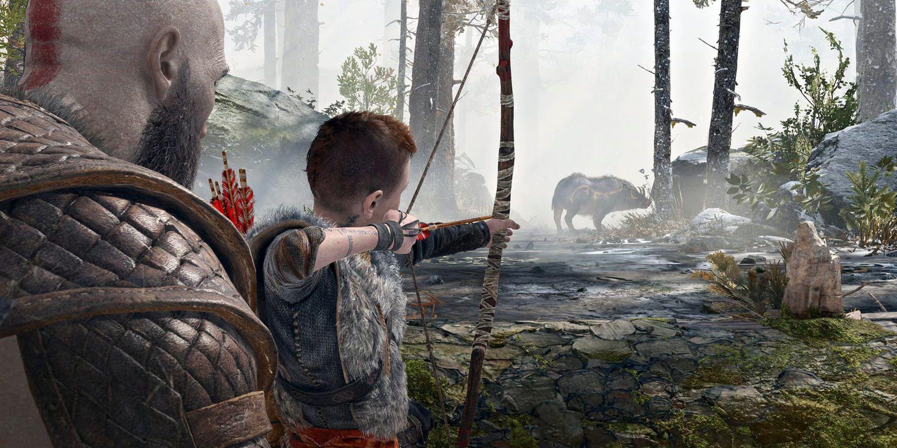I nya "God of war" återser vi krigsguden Kratos, men den här gången spelar hans son en viktig roll. Han kommer att ifrågasätta en del av pappans beslut och agerande under spelets gång. Pressbild.