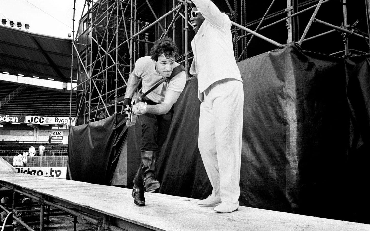 1985. Springsteen gjorde två spelningar på Ullevi den 8 och 9 juni. Publikens hoppande satte hela arenan i gungning och skapade sprickor i betongen. Efter det stängde Ullevi för konserter under sex år. BILD: Bengt Kjellin