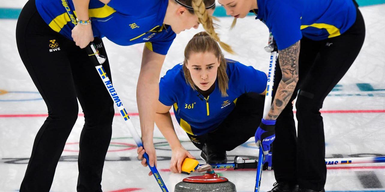 Fler ska börja spela curling, hoppas Svenska curlingförbundet.