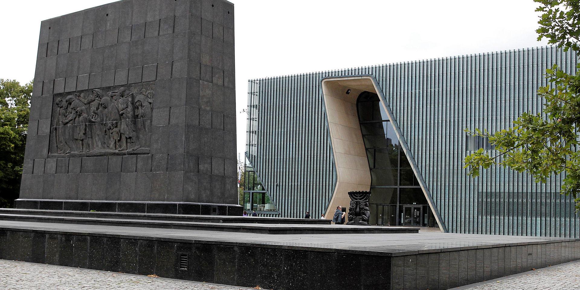 Museet för de polska judarnas historia (POLIN) är ritat av den finländska arkitekten Rainer Mahlamäki. Den öppnad för allmänheten 2014.