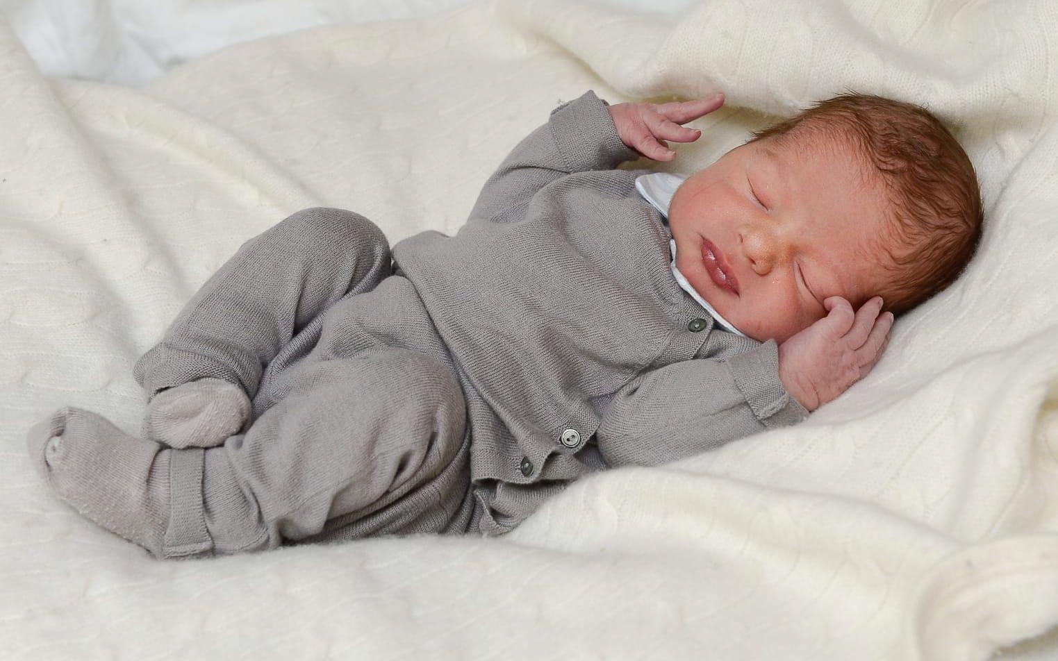 ...och prins Nicolas föds endast två dagar senare.