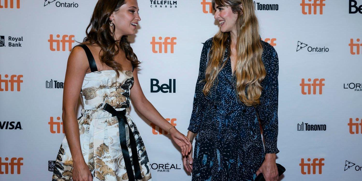 Alicia Vikander och Lisa Langseth vid världspremiären för "Euforia" på filmfestivalen i Toronto.