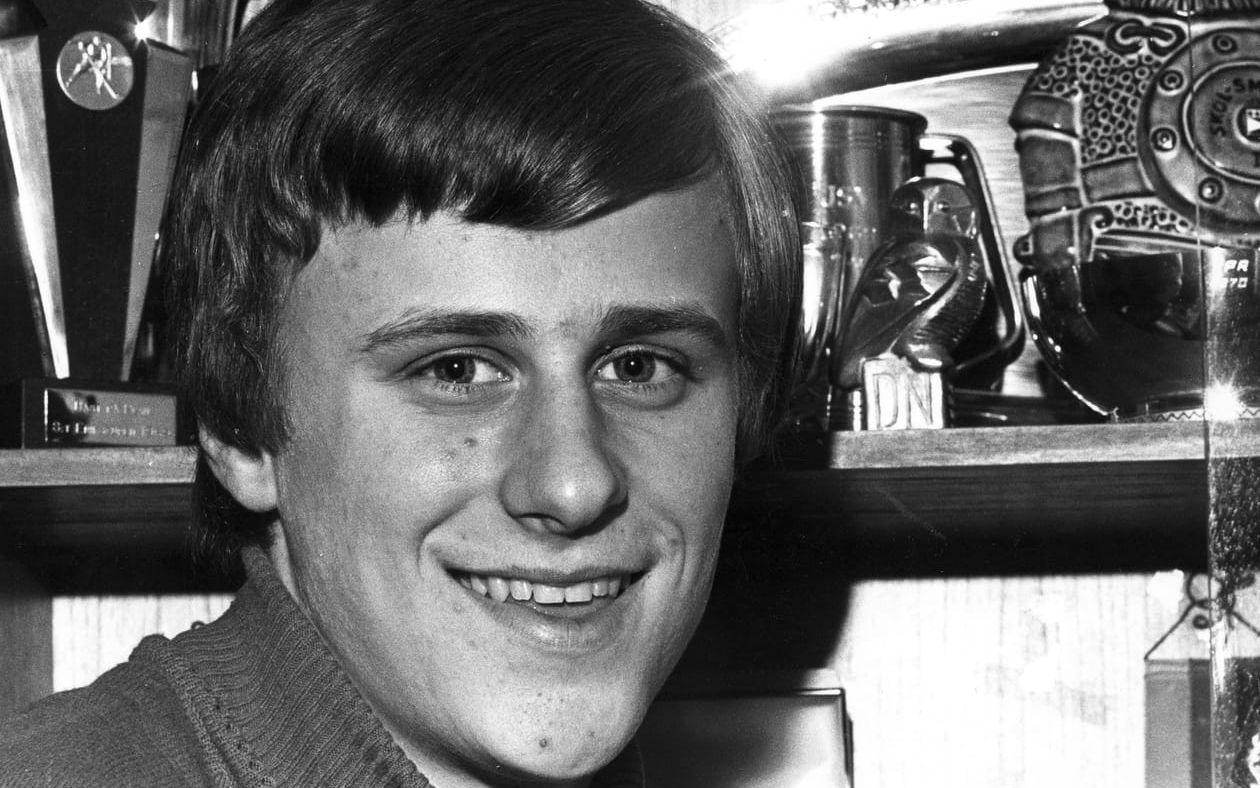 1971 En 15-årig Björn Borg i början av karriären med några av sina priser i bakgrunden.