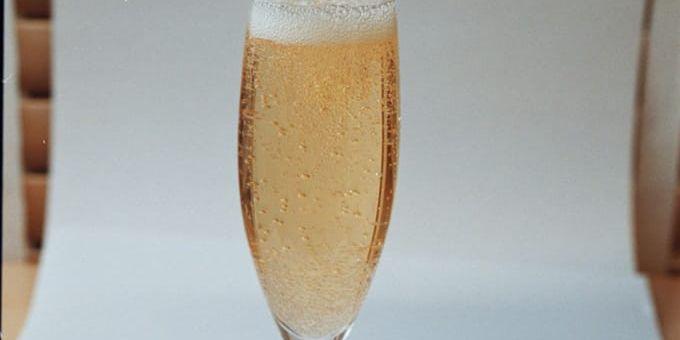 Mindre än en vecka kvar till årsskiftet då många firar med ett glas champagne. Men redan nu är det listigt att börja fundera på nyårslöften – som exempelvis att träna lite oftare.