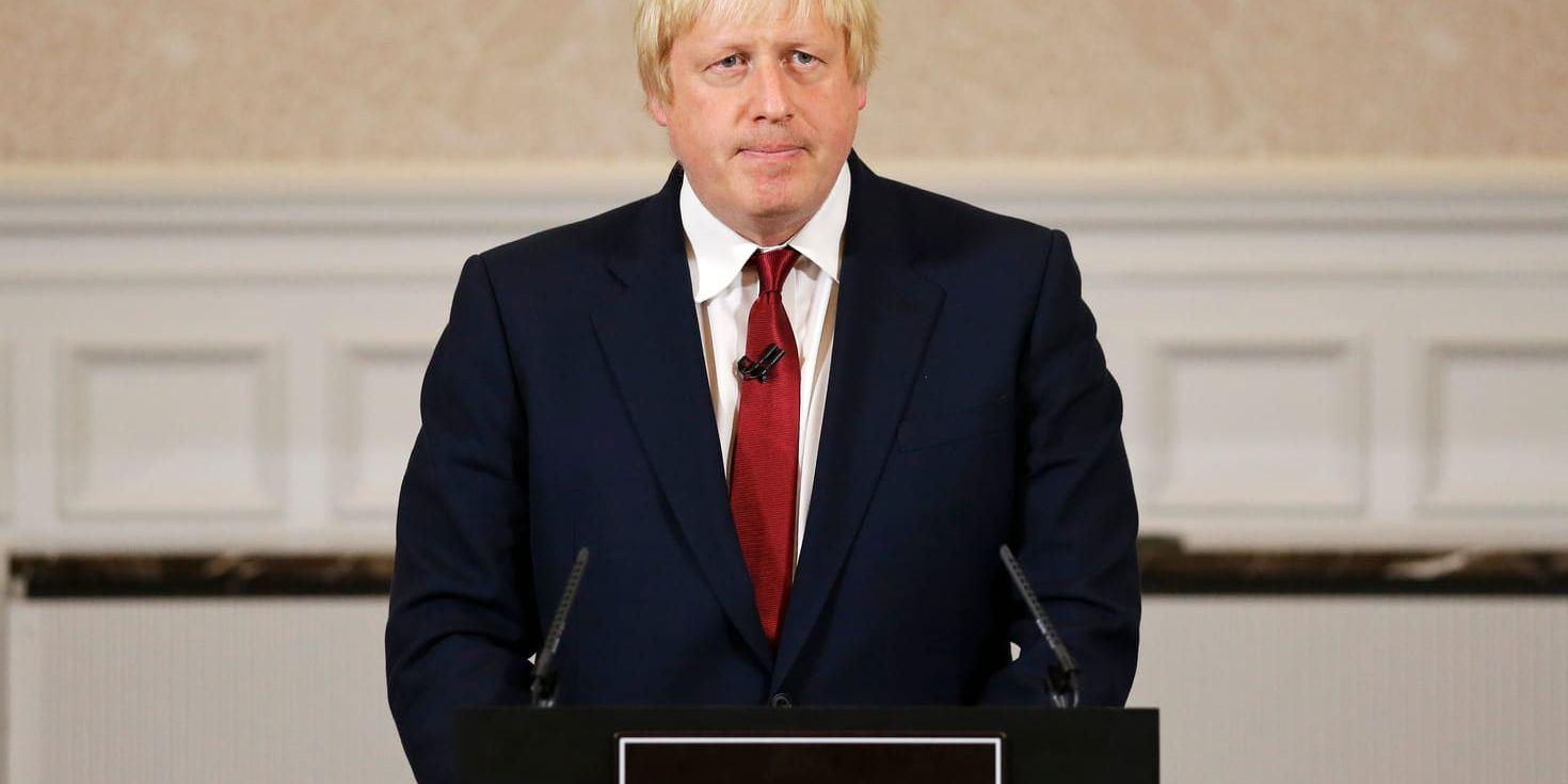 Boris Johnson säger på en presskonferens att han inte kandiderar till partiledare för det konservativa partiet.
