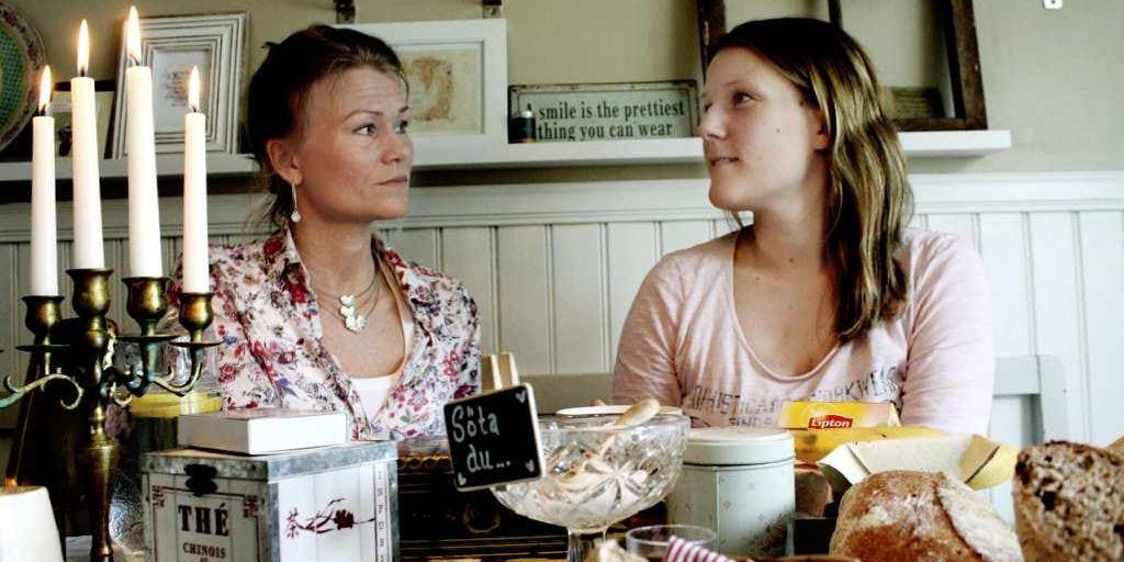 Efter en slitsam tvist med Tjörns kommun går Christine Dahlström och Emelie Olson vidare i livet. De bär med sig många fina minnen efter flera år som kaféägare till Kaffehuset på Sundsby säteri.