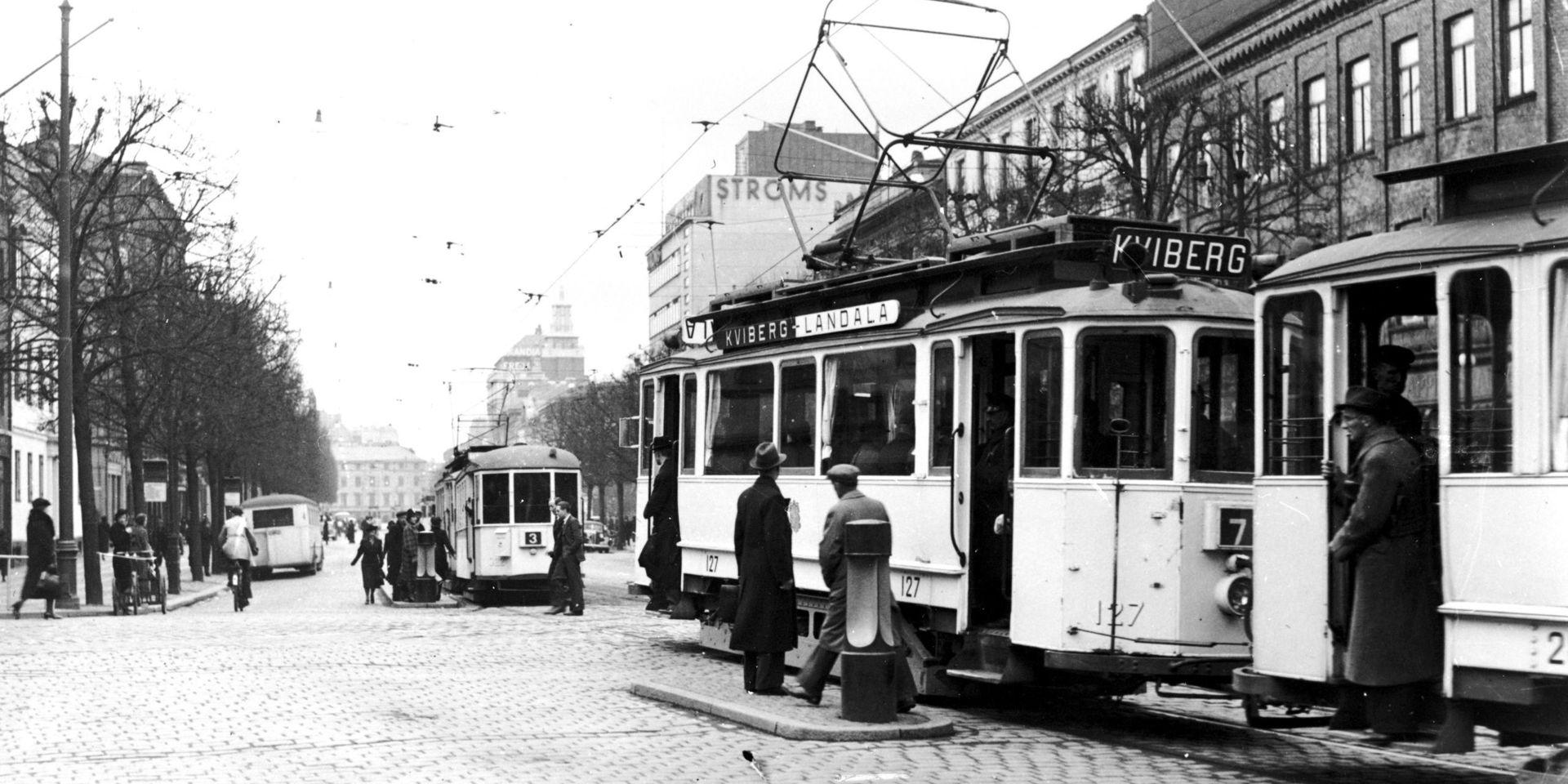 Spårvagnar på Västra Hamngatan 1939.