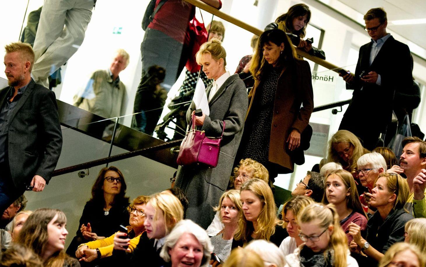 Litteraturstaden Göteborg. Den amerikanska författaren Siri Hustvedt talar på Stadsbibliotekets trappscen. Foto: Per Wahlberg