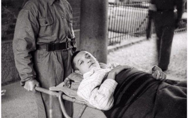 I sex år hade Abraham varit nazisternas fånge när han kom till Göteborg. Han vägde 28 kilo och var så svag att han fick matas med nappflaska. Foto: Privat