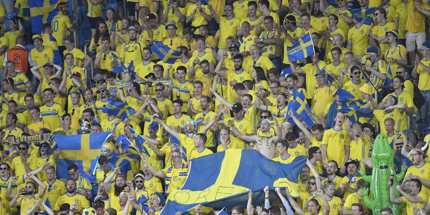 Ett inställt flyg stoppar hundratals svenska fans som skulle ha sett Sveriges VM-premiär i Nizjnij Novgorod i dag. Arkivbild.