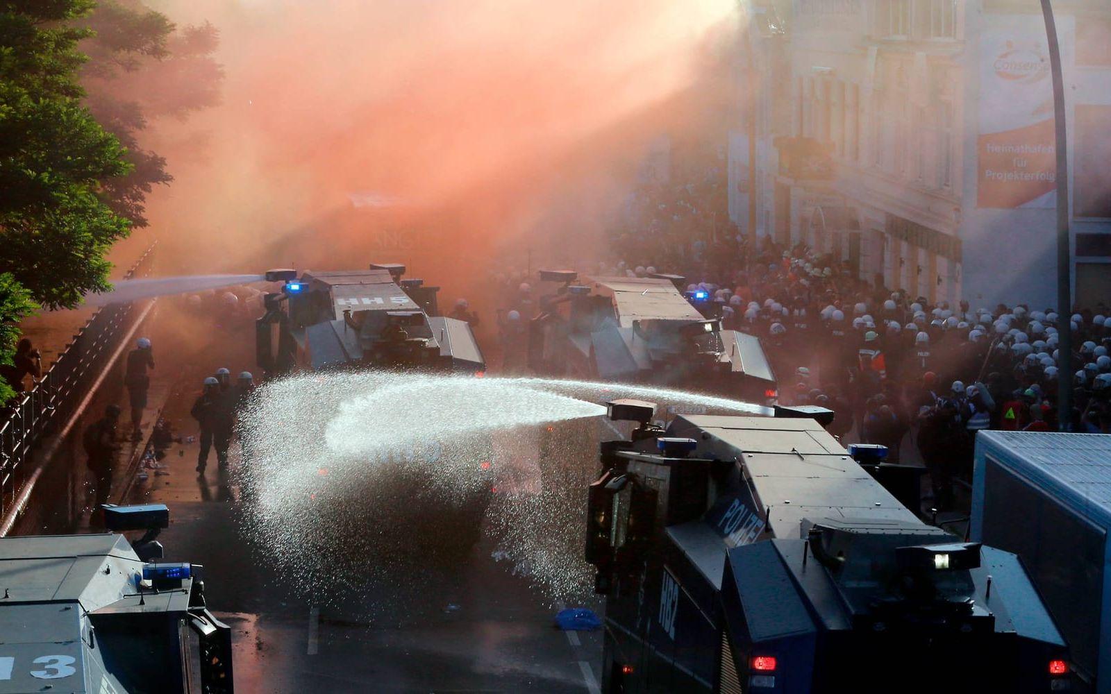 Protesterna under G20-mötet i Hamburg ledde där till våldsamma kravaller. Bild: AP