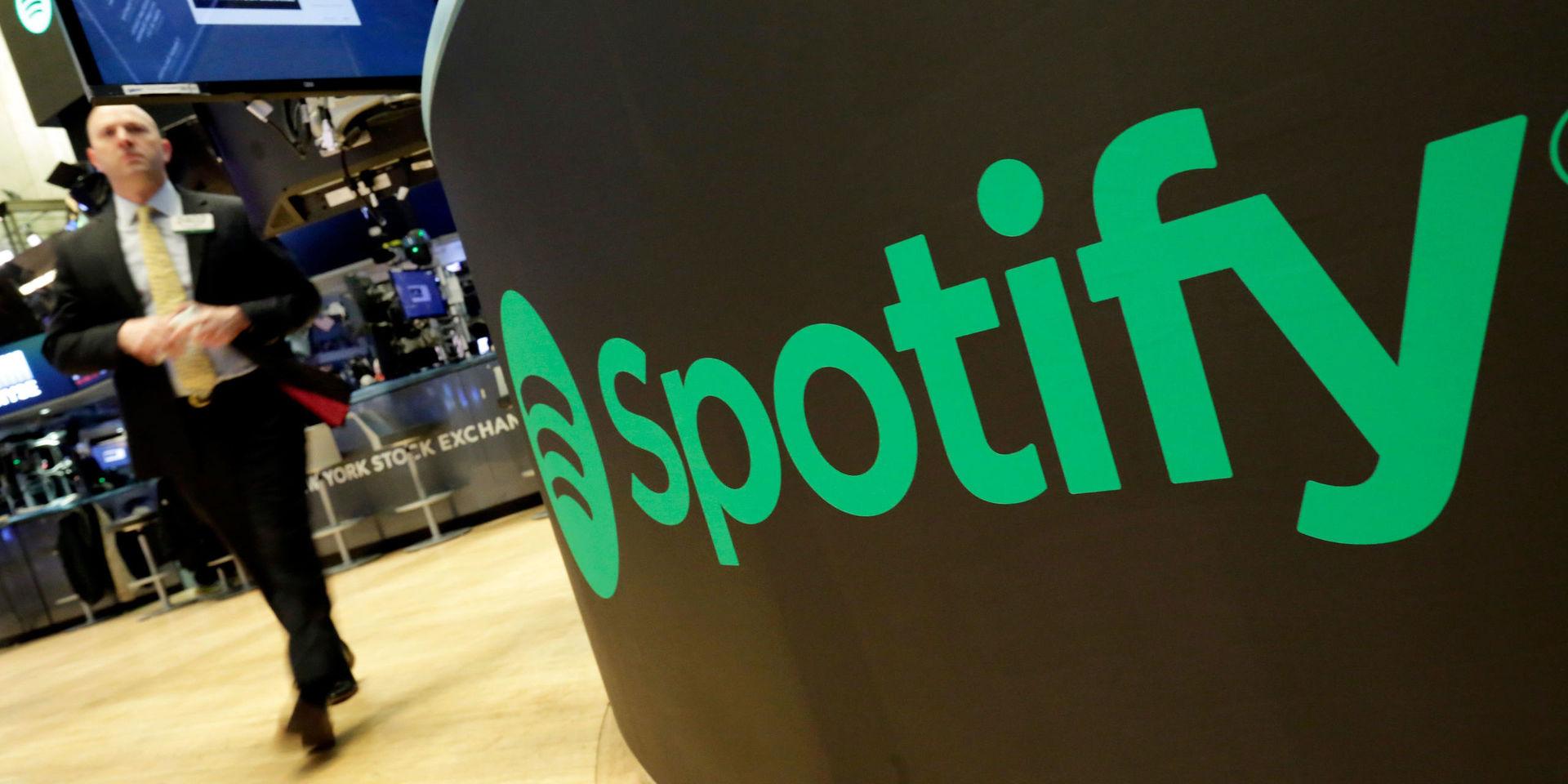 Spotify sjönk på New York-börsen andra handelsdagen – en aktie många svenskar handlat i.