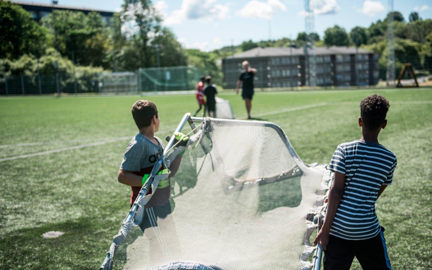 Åtta av tio lag svarade att rasistiska påhopp förekom inom barnfotbollen. Bild: Olof Ohlsson