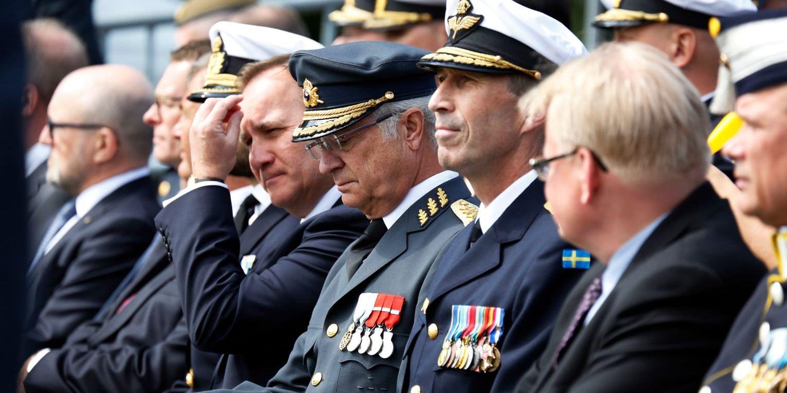 Statsminister Stefan Löfven, kung Carl Gustaf och överbefälhavare Micael Bydén var på plats för att hylla landets veteraner.